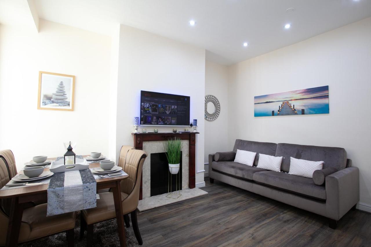 6 Bedroom House 10Min Drive From City Centre Manchester Buitenkant foto