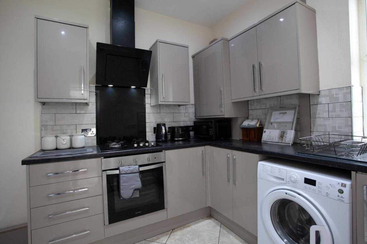 6 Bedroom House 10Min Drive From City Centre Manchester Buitenkant foto