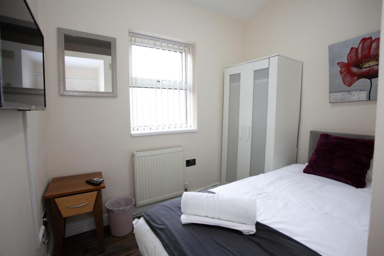 6 Bedroom House 10Min Drive From City Centre Manchester Buitenkant foto