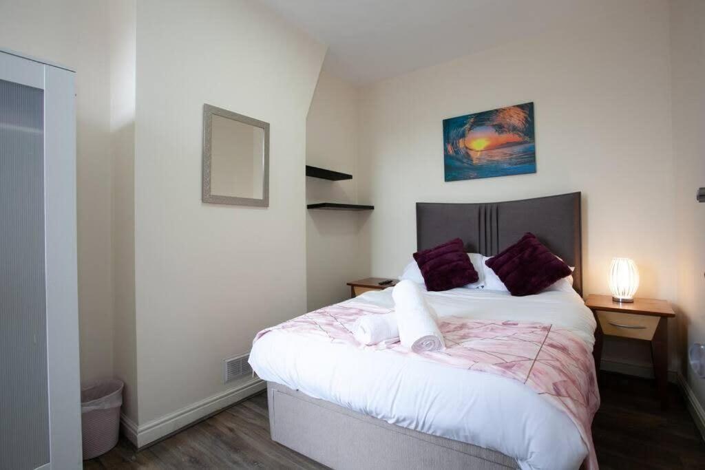 6 Bedroom House 10Min Drive From City Centre Manchester Buitenkant foto